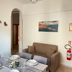 Nicole's House דירה